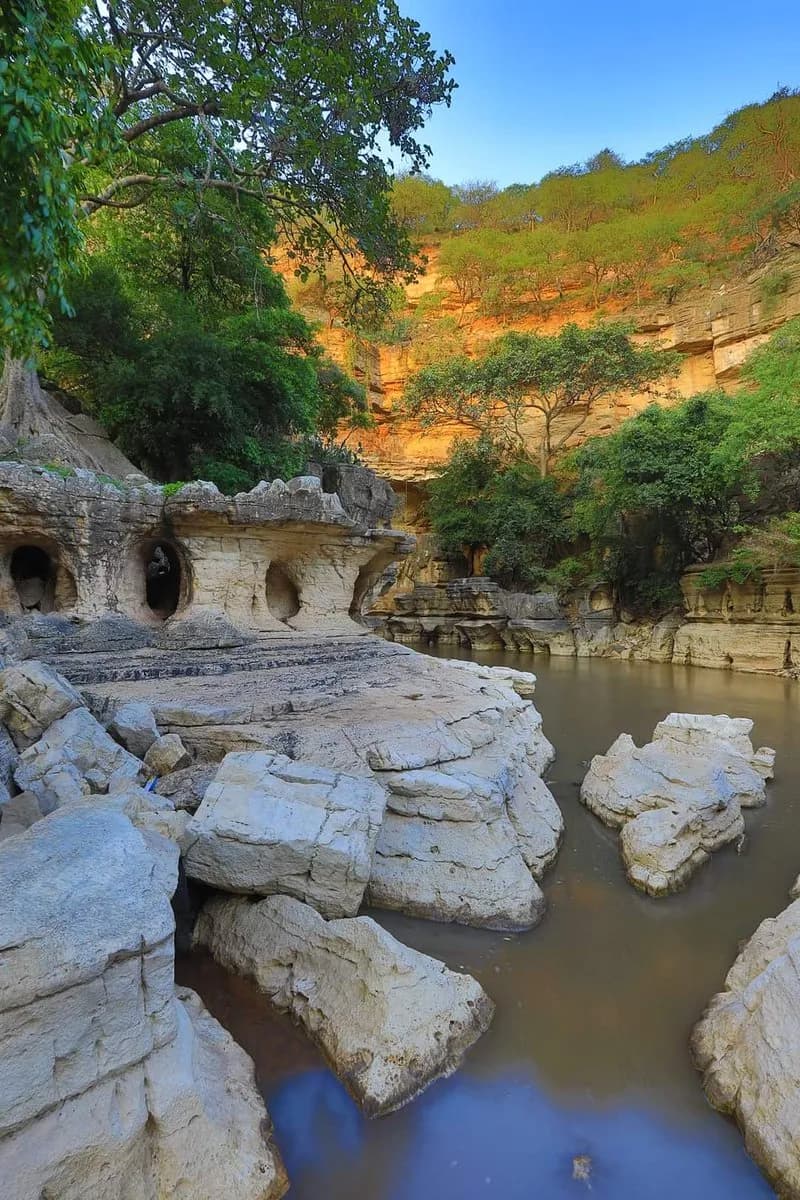 Sof Omar Caves preview 3