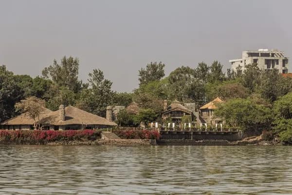Lake Shore Resort