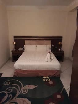 Melbourne Hotel preview 3