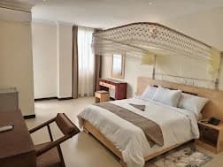Saro Hotel preview thumbnail 4