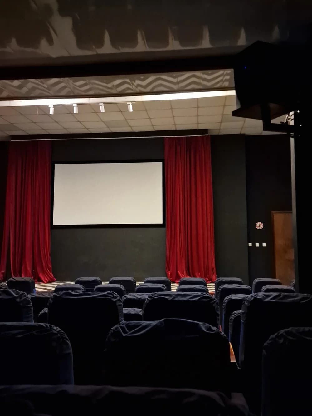 Videobet Cinema and Cafe preview