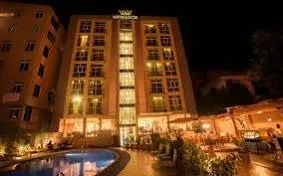 Monarch Hotel preview