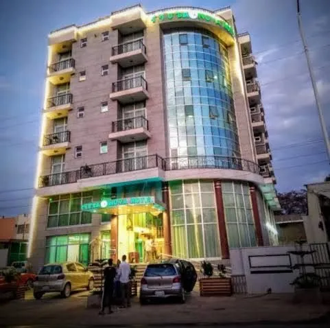 Nova Hotel preview